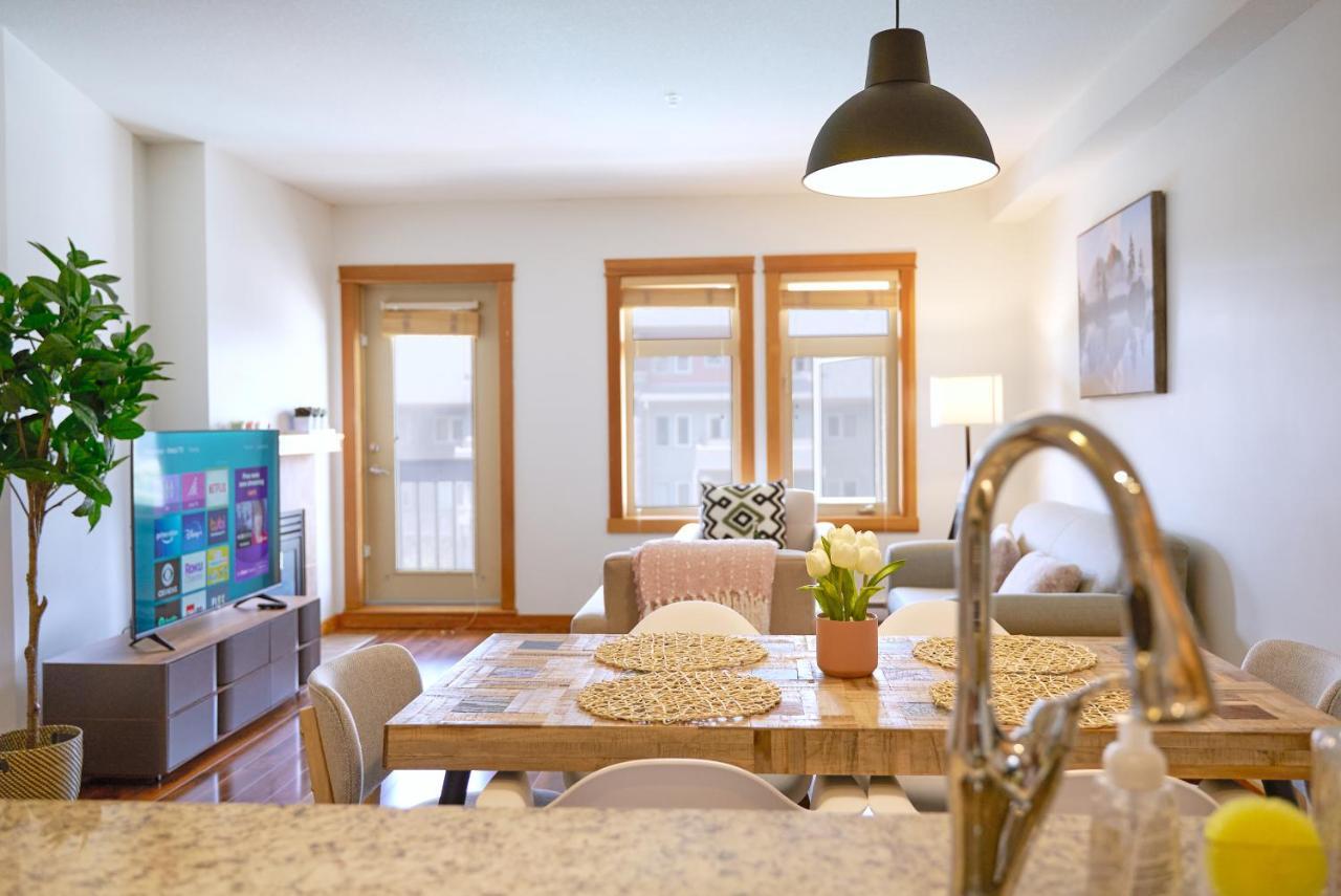 Mtn View Escape With King Size Bed With Outdoor Pool - Banff Pass Included! Leilighet Canmore Eksteriør bilde