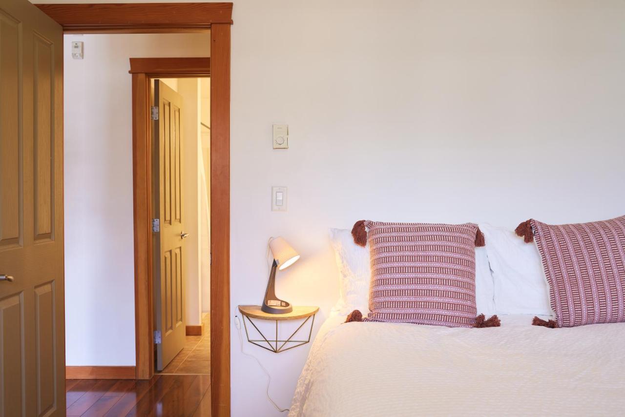 Mtn View Escape With King Size Bed With Outdoor Pool - Banff Pass Included! Leilighet Canmore Eksteriør bilde