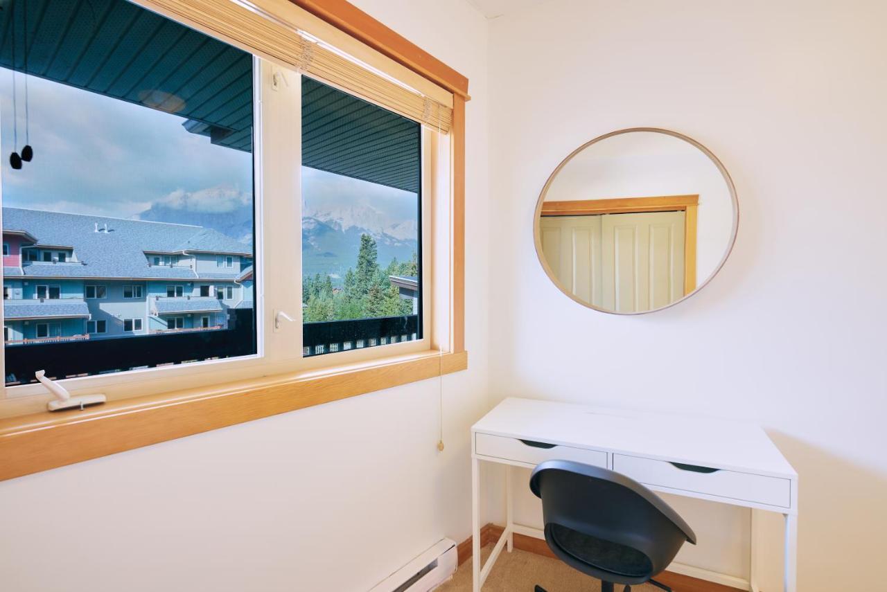 Mtn View Escape With King Size Bed With Outdoor Pool - Banff Pass Included! Leilighet Canmore Eksteriør bilde