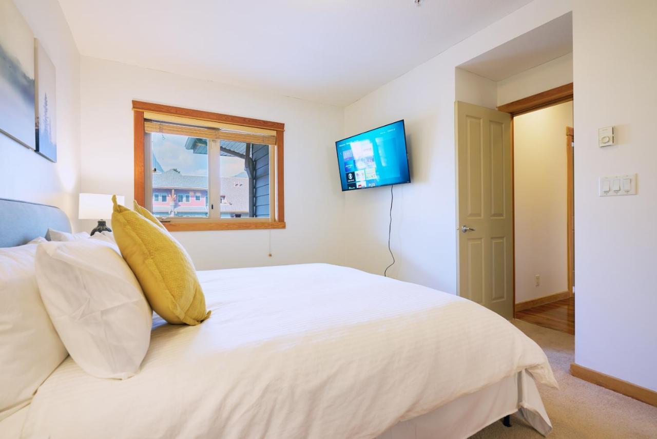 Mtn View Escape With King Size Bed With Outdoor Pool - Banff Pass Included! Leilighet Canmore Eksteriør bilde
