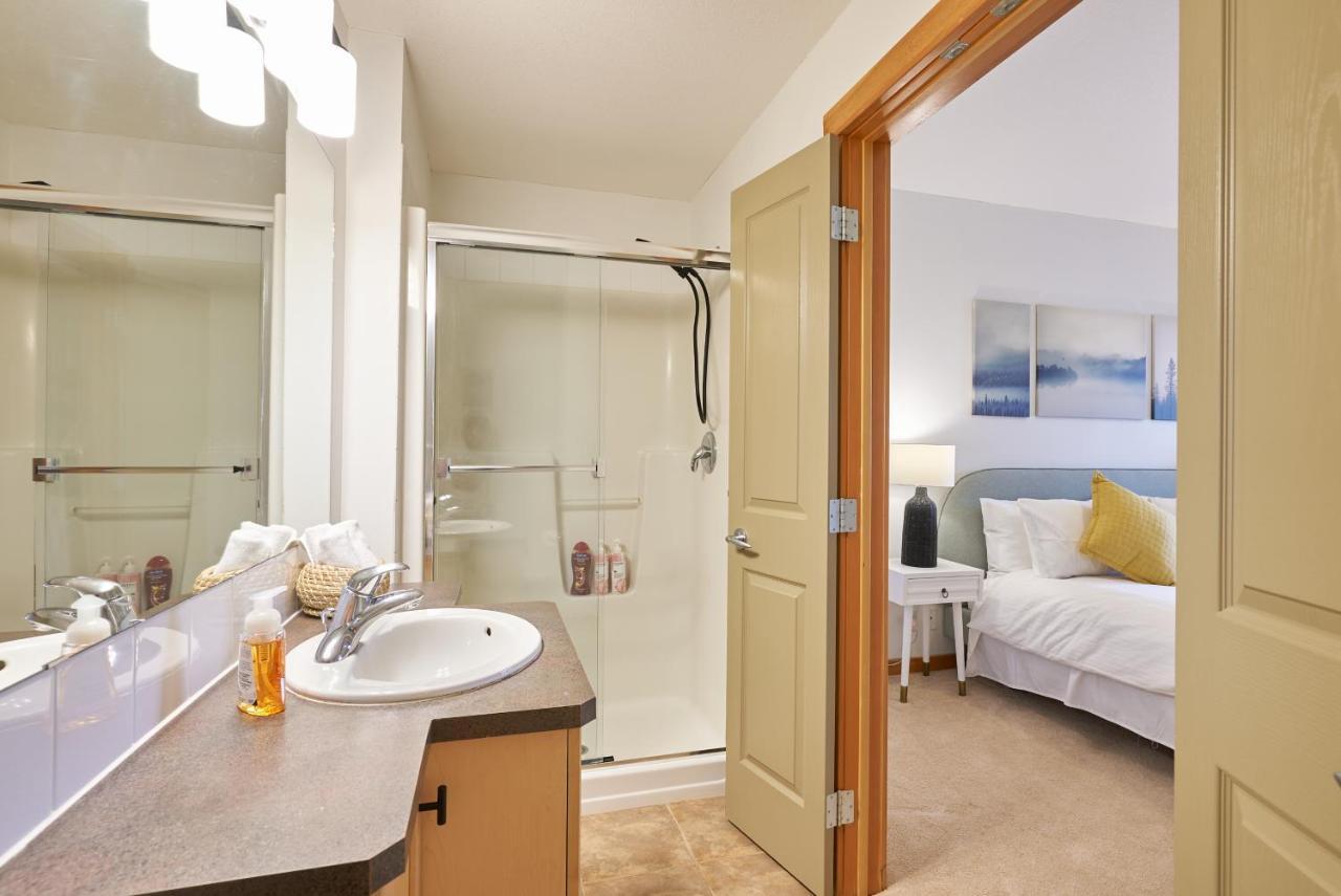 Mtn View Escape With King Size Bed With Outdoor Pool - Banff Pass Included! Leilighet Canmore Eksteriør bilde