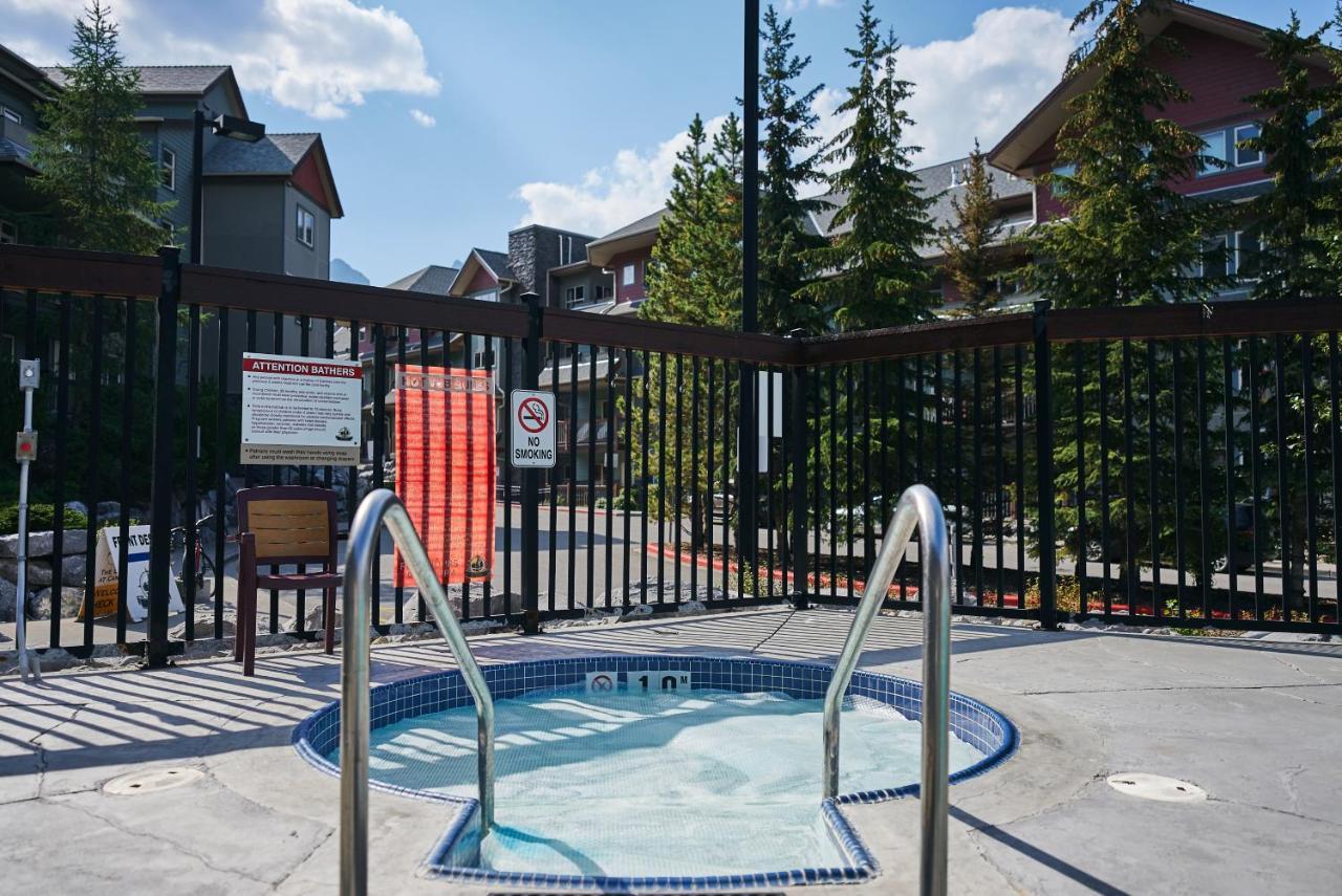 Mtn View Escape With King Size Bed With Outdoor Pool - Banff Pass Included! Leilighet Canmore Eksteriør bilde